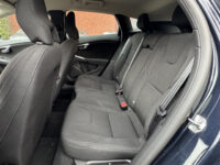 Volvo V40 2.0 T2 Momentum // CAMERA // CRUISE // NAVI // CLIMA // STOELVERWARMING // BLUETOOTH // 34