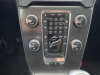 Volvo V40 2.0 T2 Momentum // CAMERA // CRUISE // NAVI // CLIMA // STOELVERWARMING // BLUETOOTH // 43