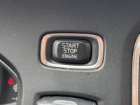 Volvo V40 2.0 T2 Momentum // CAMERA // CRUISE // NAVI // CLIMA // STOELVERWARMING // BLUETOOTH // 48
