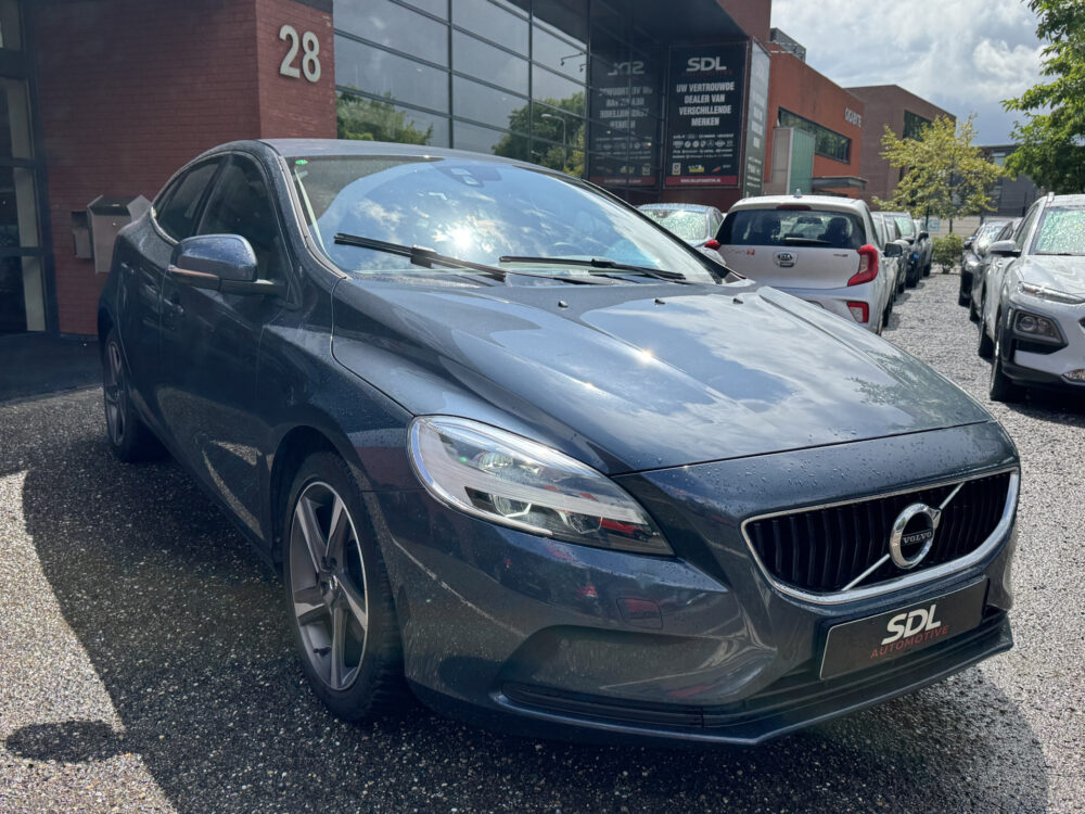 Volvo V40 2.0 T2 Kinetic // FULL LED // NAVI // PDC // CLIMA // BLUETOOTH // 2