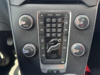 Volvo V40 2.0 T2 Kinetic // FULL LED // NAVI // PDC // CLIMA // BLUETOOTH // 42