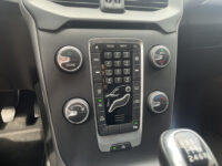 Volvo V40 2.0 T2 Kinetic // FULL LED // NAVI // PDC // CLIMA // BLUETOOTH // 48