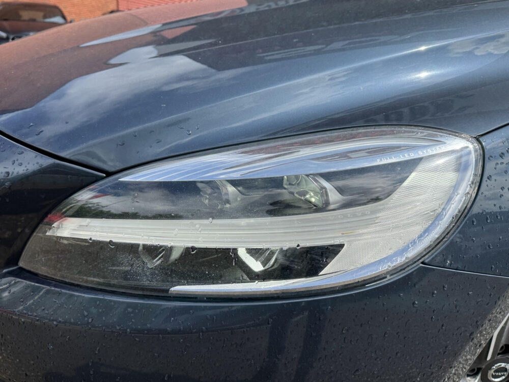 Volvo V40 2.0 T2 Kinetic // FULL LED // NAVI // PDC // CLIMA // BLUETOOTH // 6