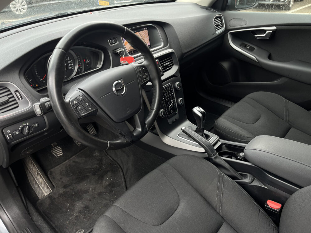 Volvo V40 2.0 T2 Nordic // CRUISE // CLIMA // CAMERA+SENSOREN // NAVI // STOELVERWARMING // 13