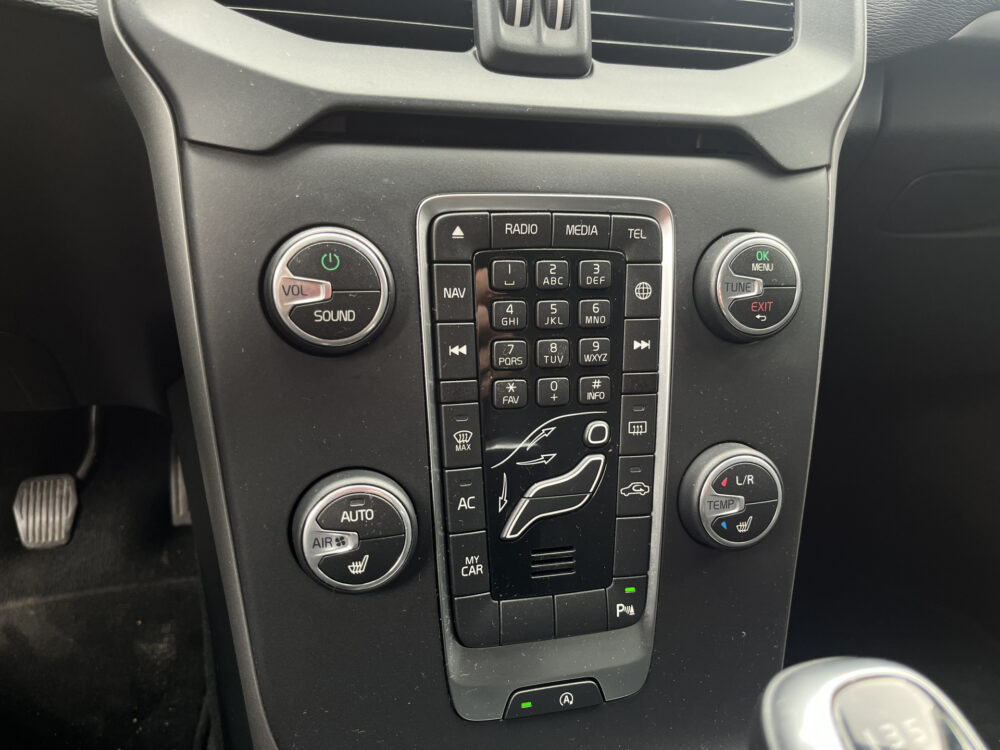 Volvo V40 2.0 T2 Nordic // CRUISE // CLIMA // CAMERA+SENSOREN // NAVI // STOELVERWARMING // 21