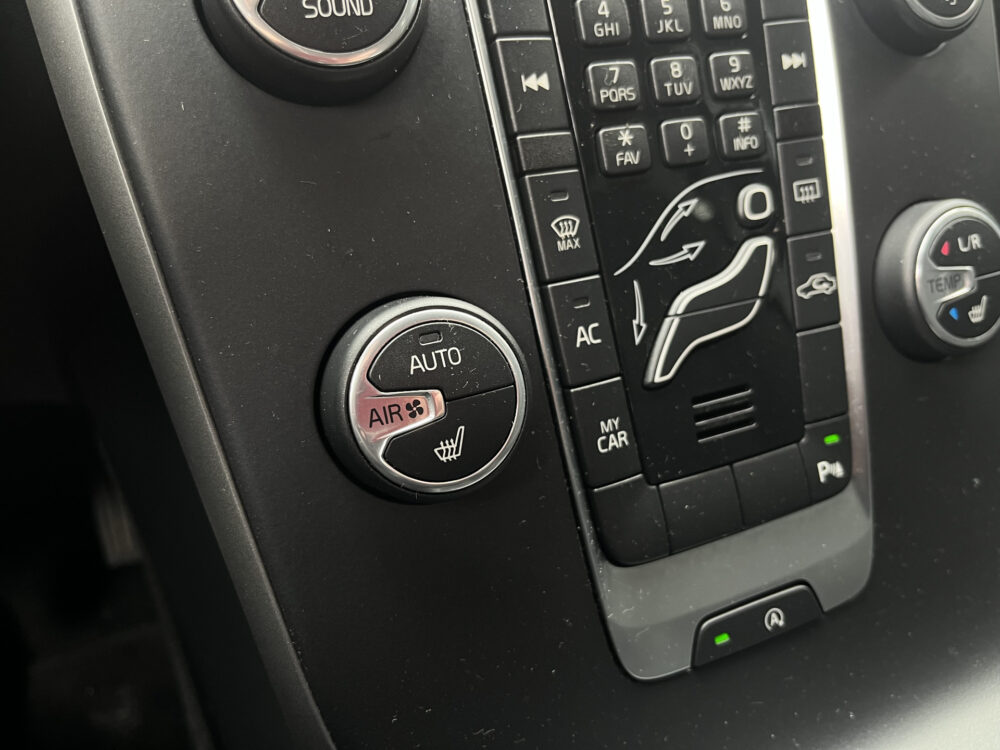 Volvo V40 2.0 T2 Nordic // CRUISE // CLIMA // CAMERA+SENSOREN // NAVI // STOELVERWARMING // 22