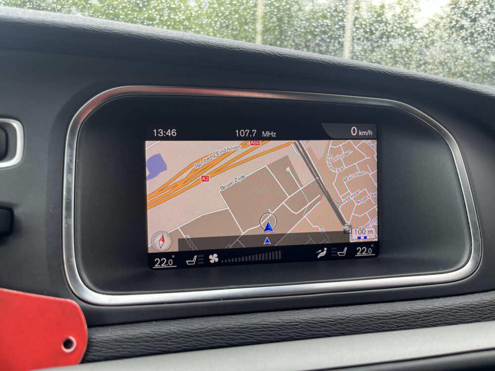 Volvo V40 2.0 T2 Nordic // CRUISE // CLIMA // CAMERA+SENSOREN // NAVI // STOELVERWARMING // 23