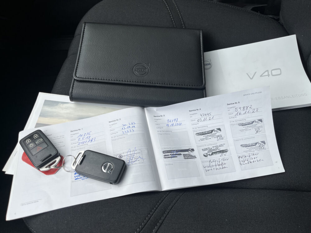 Volvo V40 2.0 T2 Nordic // CRUISE // CLIMA // CAMERA+SENSOREN // NAVI // STOELVERWARMING // 26