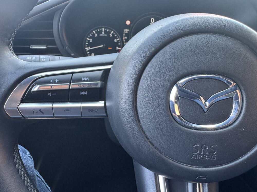Mazda 3 2.0 e-SkyActiv-G M Hybrid 122 Luxury // BOSE PREMIUM AUDIO // NAVI // MEMORY SEATS // CLIMA // CAMERA // ADAPTIVE CRUISE // 13