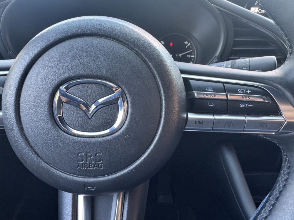Mazda 3 2.0 e-SkyActiv-G M Hybrid 122 Luxury // BOSE PREMIUM AUDIO // NAVI // MEMORY SEATS // CLIMA // CAMERA // ADAPTIVE CRUISE // 14
