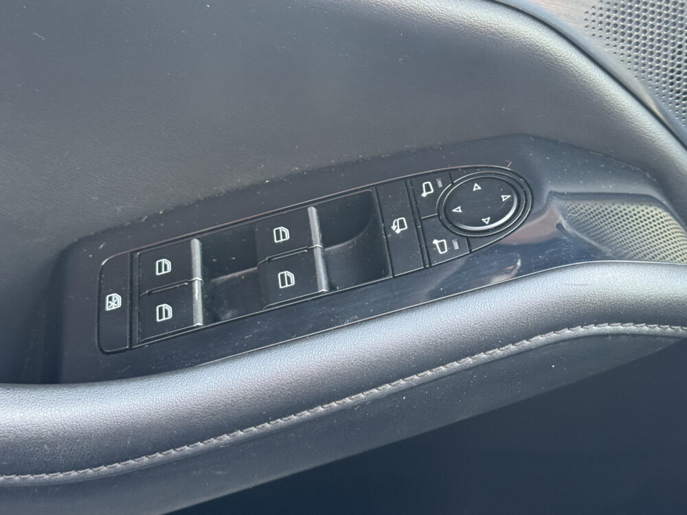 Mazda 3 2.0 e-SkyActiv-G M Hybrid 122 Luxury // BOSE PREMIUM AUDIO // NAVI // MEMORY SEATS // CLIMA // CAMERA // ADAPTIVE CRUISE // 28