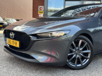 Mazda 3 2.0 e-SkyActiv-G M Hybrid 122 Luxury // BOSE PREMIUM AUDIO // NAVI // MEMORY SEATS // CLIMA // CAMERA // ADAPTIVE CRUISE // 40