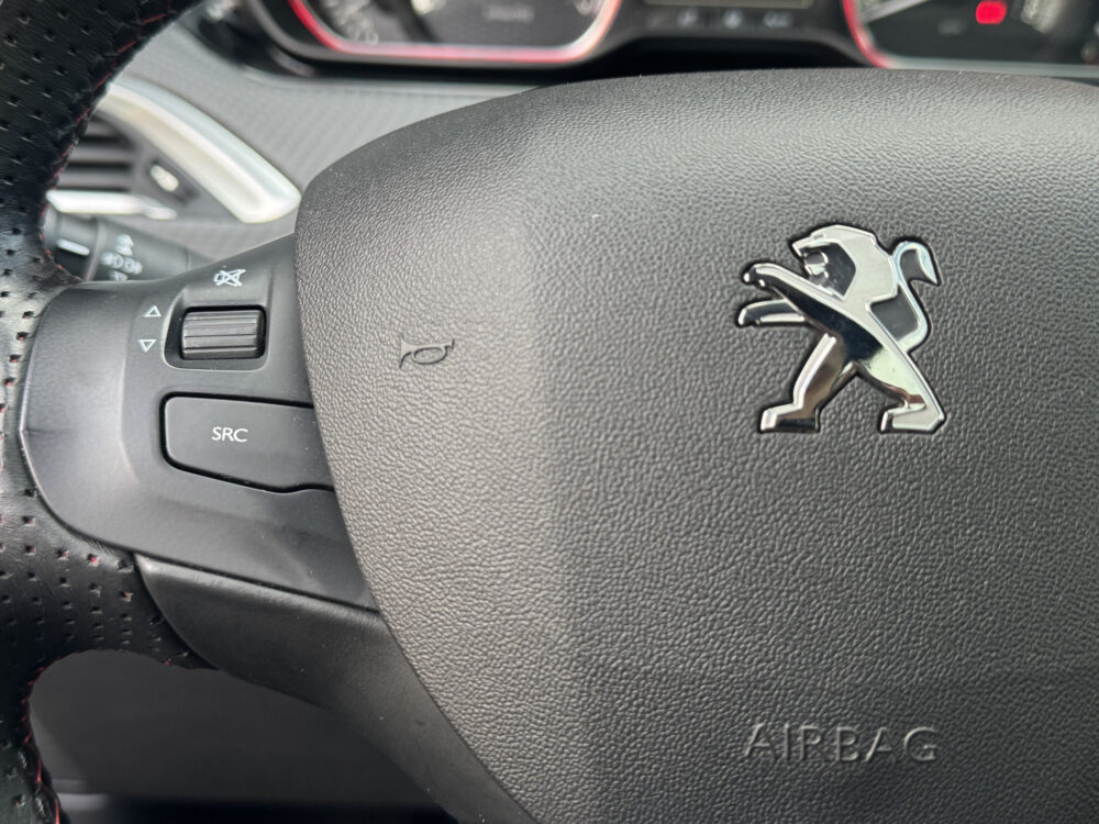Peugeot 2008 1.2 PureTech GT-Line 131 PK // PANORAMADAK // HALF LEDER // NAVI // CLIMA // CRUISE // CAMERA+SENSOREN // 13