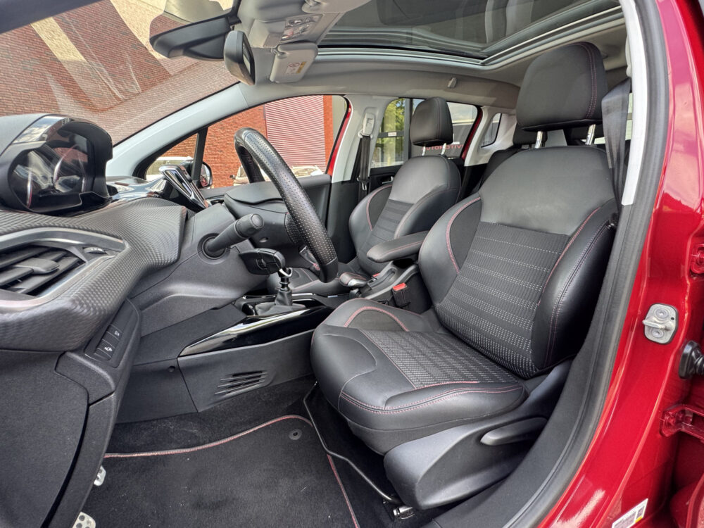 Peugeot 2008 1.2 PureTech GT-Line 131 PK // PANORAMADAK // HALF LEDER // NAVI // CLIMA // CRUISE // CAMERA+SENSOREN // 9