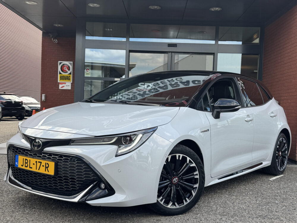 Toyota Corolla 1.8 Hybrid GR-Sport // ADAPT. CRUISE // FULL LED // CAMERA+SENSOREN // HALF LEDER // 1