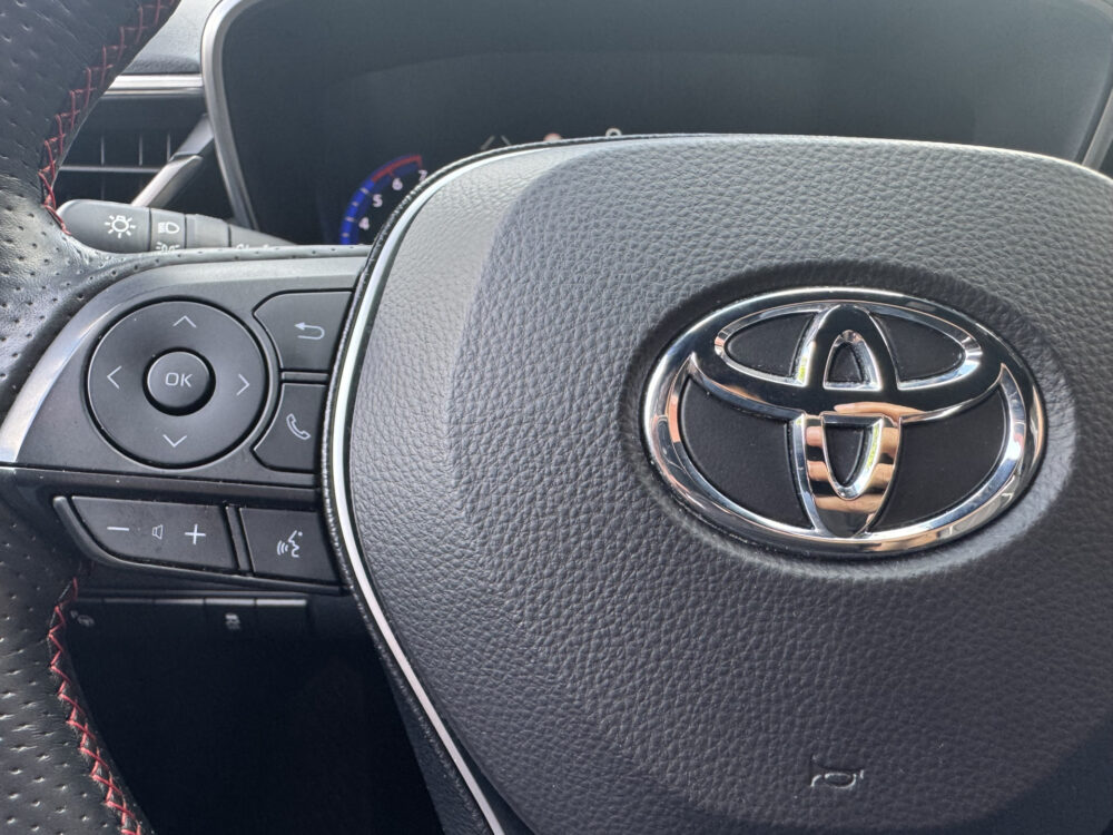 Toyota Corolla 1.8 Hybrid GR-Sport // ADAPT. CRUISE // FULL LED // CAMERA+SENSOREN // HALF LEDER // 12