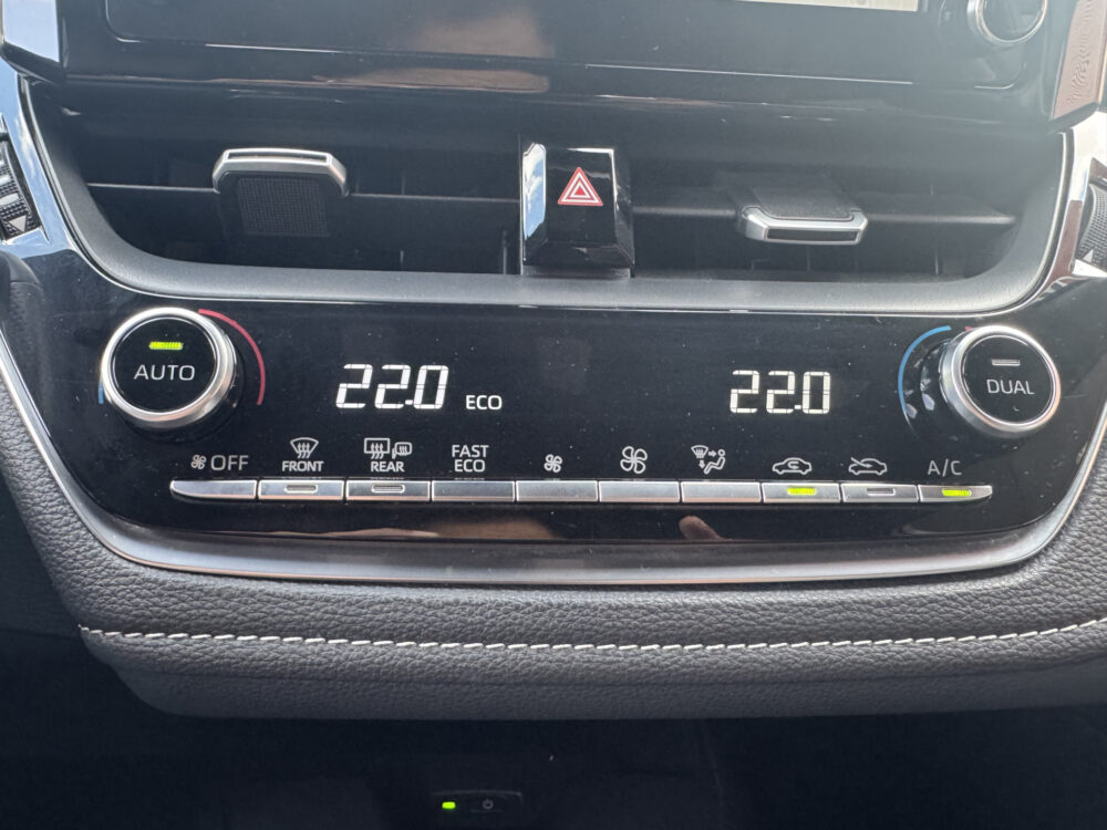 Toyota Corolla 1.8 Hybrid GR-Sport // ADAPT. CRUISE // FULL LED // CAMERA+SENSOREN // HALF LEDER // 20