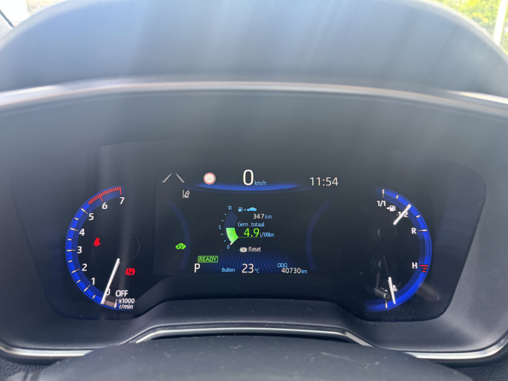 Toyota Corolla 1.8 Hybrid GR-Sport // ADAPT. CRUISE // FULL LED // CAMERA+SENSOREN // HALF LEDER // 21