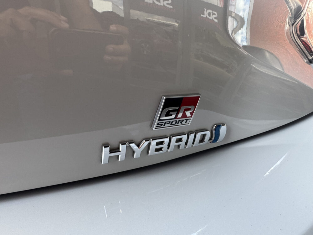 Toyota Corolla 1.8 Hybrid GR-Sport // ADAPT. CRUISE // FULL LED // CAMERA+SENSOREN // HALF LEDER // 29