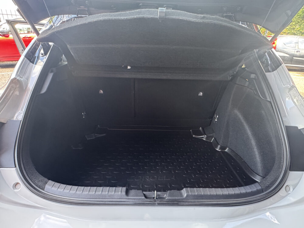 Toyota Corolla 1.8 Hybrid GR-Sport // ADAPT. CRUISE // FULL LED // CAMERA+SENSOREN // HALF LEDER // 33