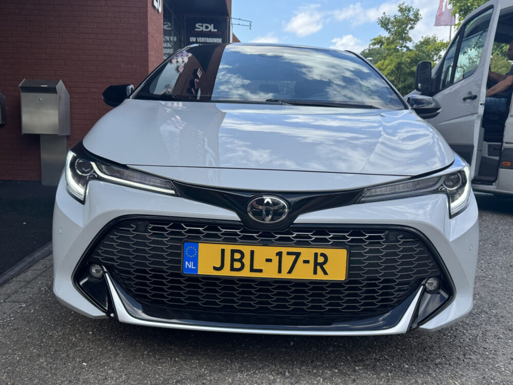 Toyota Corolla 1.8 Hybrid GR-Sport // ADAPT. CRUISE // FULL LED // CAMERA+SENSOREN // HALF LEDER // 4