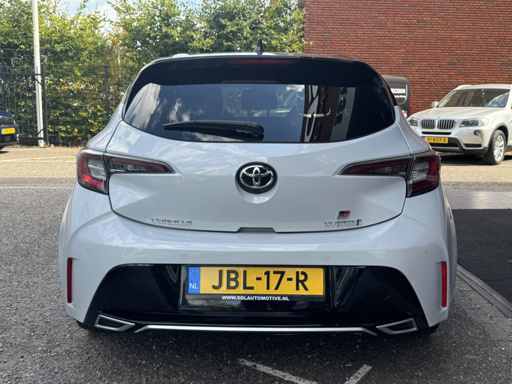 Toyota Corolla 1.8 Hybrid GR-Sport // ADAPT. CRUISE // FULL LED // CAMERA+SENSOREN // HALF LEDER // 5