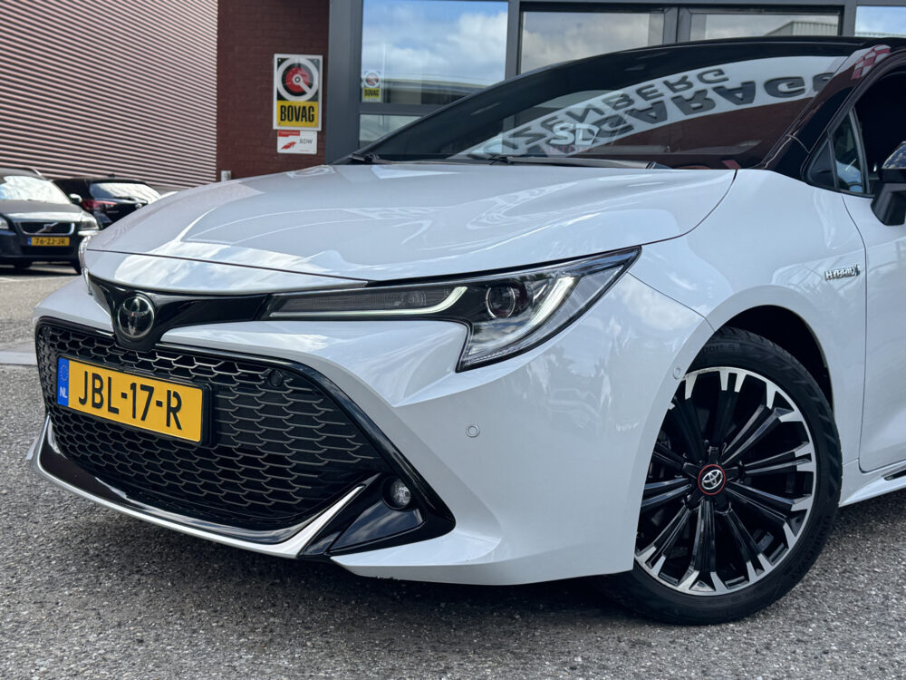 Toyota Corolla 1.8 Hybrid GR-Sport // ADAPT. CRUISE // FULL LED // CAMERA+SENSOREN // HALF LEDER // 6
