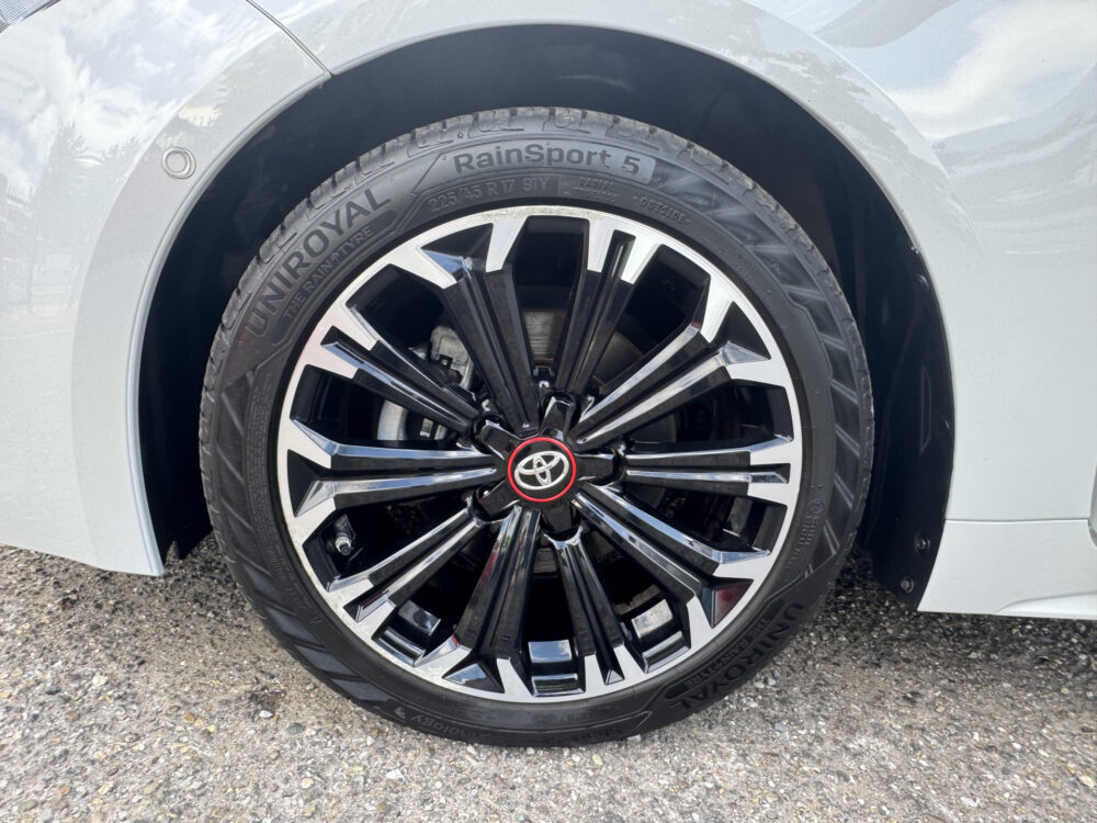 Toyota Corolla 1.8 Hybrid GR-Sport // ADAPT. CRUISE // FULL LED // CAMERA+SENSOREN // HALF LEDER // 8