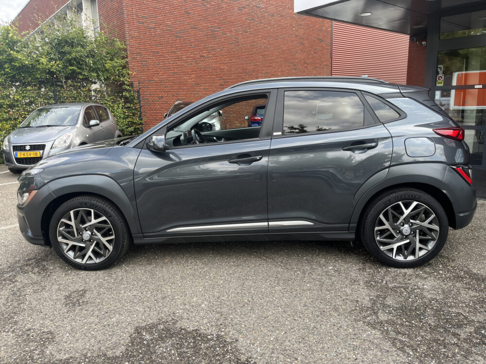 Hyundai KONA 1.6 GDI HEV Premium // SCHUIF DAK // CAMERA // CLIMA // ADAPTIVE CRUISE // APPLE CARPLAY / ANDROID AUTO // 2
