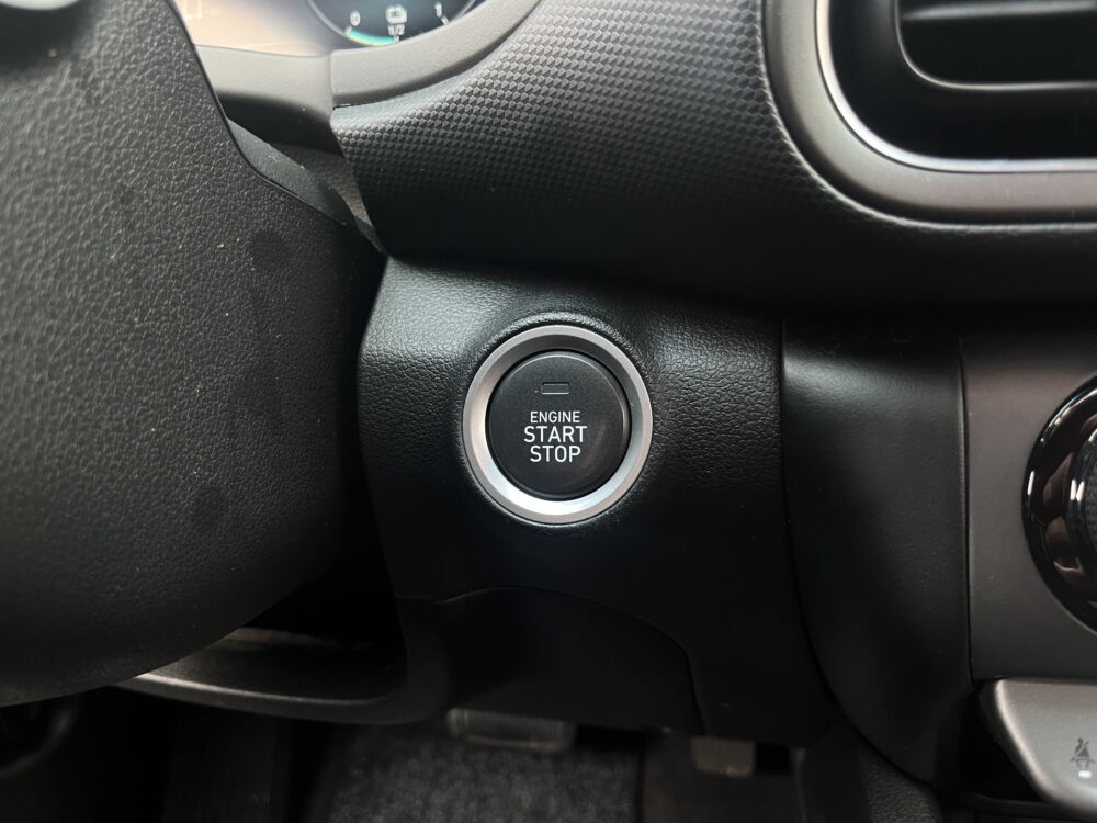 Hyundai KONA 1.6 GDI HEV Premium // SCHUIF DAK // CAMERA // CLIMA // ADAPTIVE CRUISE // APPLE CARPLAY / ANDROID AUTO // 30