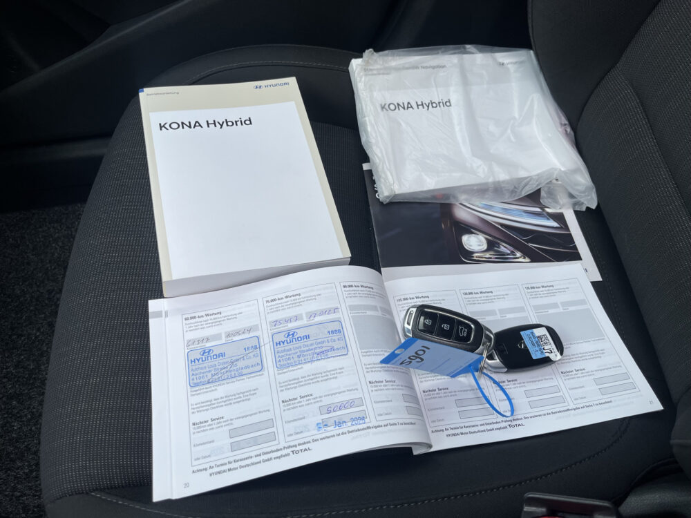 Hyundai KONA 1.6 GDI HEV Premium // SCHUIF DAK // CAMERA // CLIMA // ADAPTIVE CRUISE // APPLE CARPLAY / ANDROID AUTO // 37
