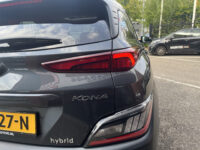 Hyundai KONA 1.6 GDI HEV Premium // SCHUIF DAK // CAMERA // CLIMA // ADAPTIVE CRUISE // APPLE CARPLAY / ANDROID AUTO // 50