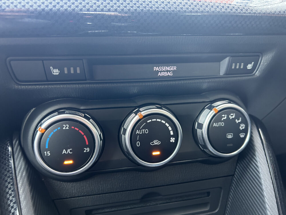 Mazda 2 1.5 Skyactiv-G TS+ // APPLE CARPLAY / ANDROID AUTO // CRUISE // CLIMA // STOELVERWARMING // BLUETOOTH // DODENHOEK SENSOR 17