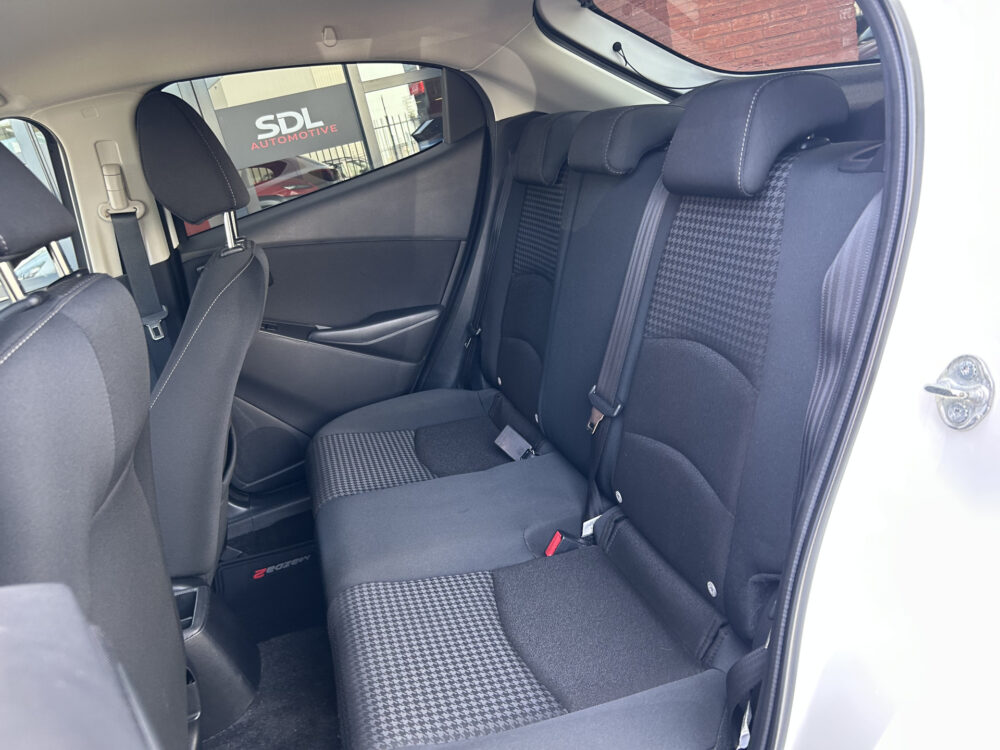 Mazda 2 1.5 Skyactiv-G TS+ // APPLE CARPLAY / ANDROID AUTO // CRUISE // CLIMA // STOELVERWARMING // BLUETOOTH // DODENHOEK SENSOR 25