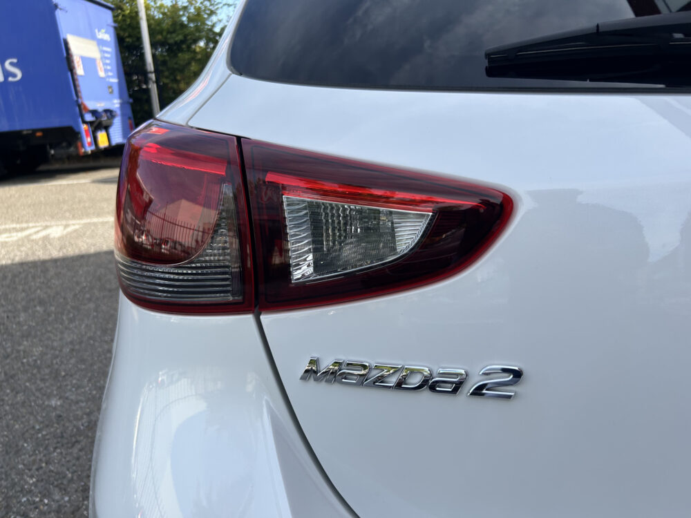 Mazda 2 1.5 Skyactiv-G TS+ // APPLE CARPLAY / ANDROID AUTO // CRUISE // CLIMA // STOELVERWARMING // BLUETOOTH // DODENHOEK SENSOR 27