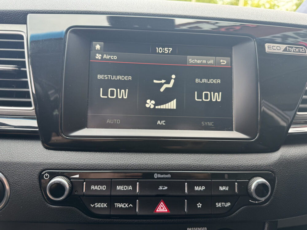 Kia Niro 1.6 GDi Hybrid DynamicLine // LED // KEYLESS // ADAPT. CRUISE // CAMERA+SENSOREN // NAVI+CARPLAY// 17