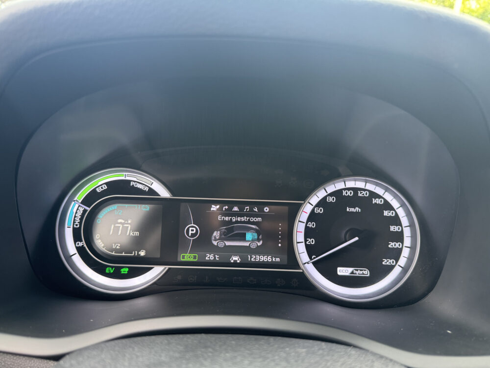 Kia Niro 1.6 GDi Hybrid DynamicLine // LED // KEYLESS // ADAPT. CRUISE // CAMERA+SENSOREN // NAVI+CARPLAY// 21
