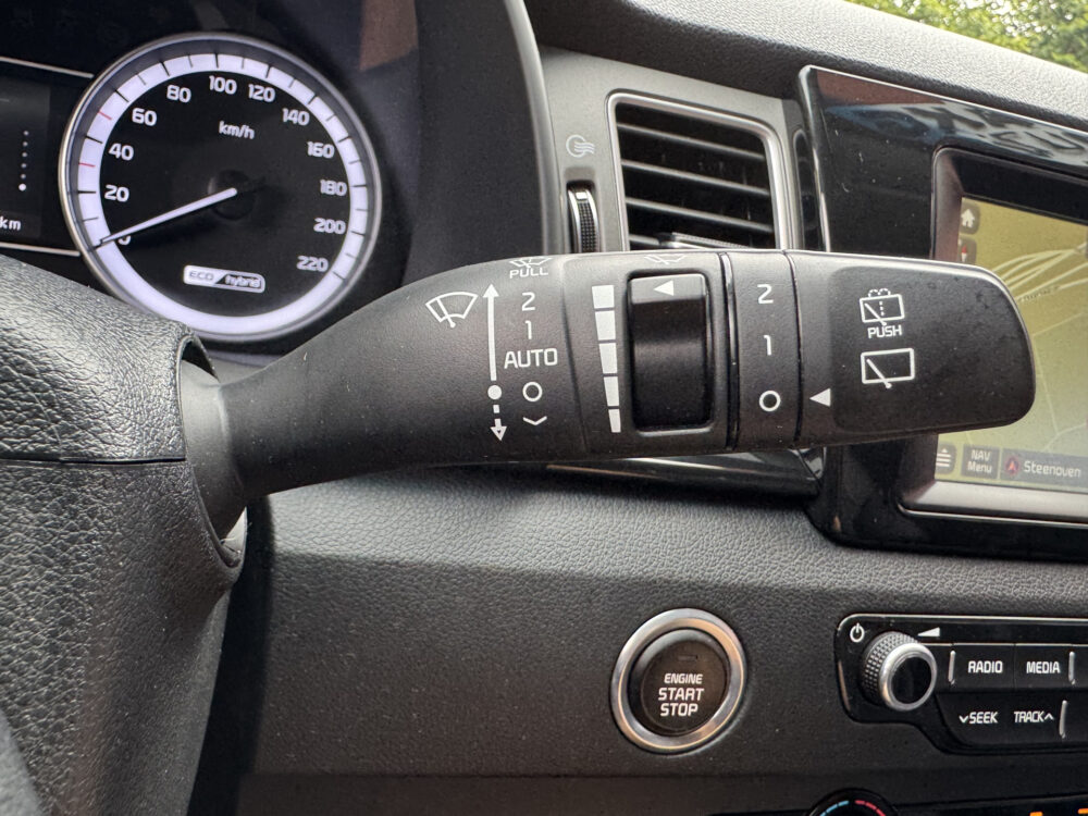 Kia Niro 1.6 GDi Hybrid DynamicLine // LED // KEYLESS // ADAPT. CRUISE // CAMERA+SENSOREN // NAVI+CARPLAY// 24