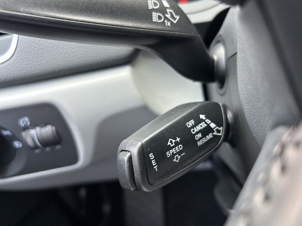 Audi Q3 1.4 TFSI CoD Pro Line // LED // LEDER // NAVI // CLIMA // CRUISE // PDC // STOELVERWARMING // 12