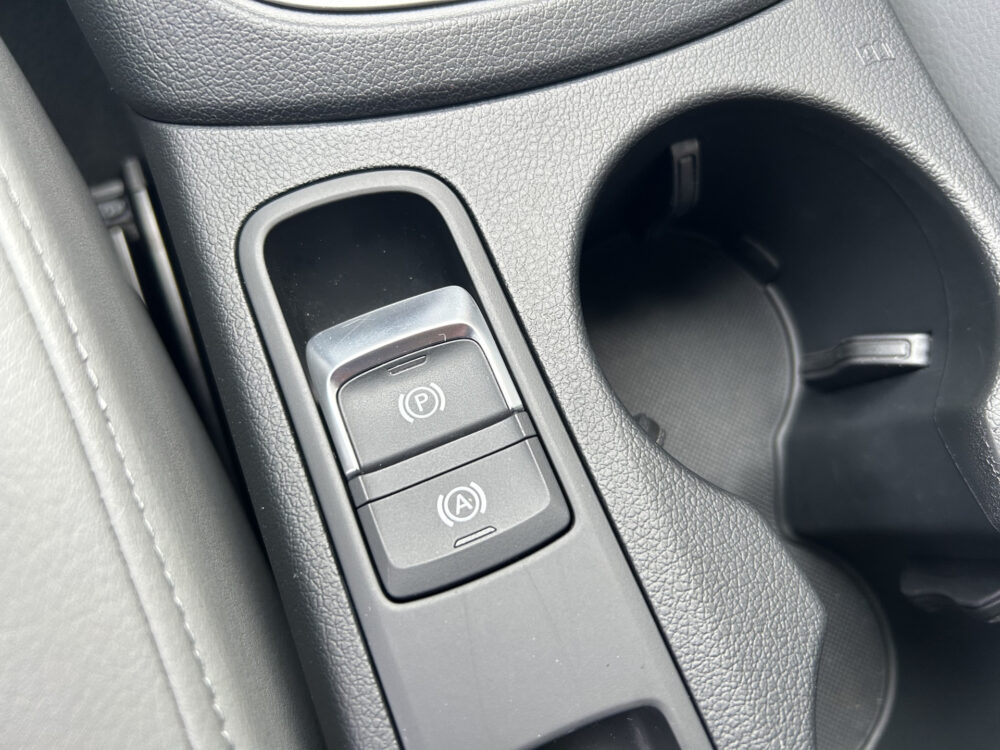 Audi Q3 1.4 TFSI CoD Pro Line // LED // LEDER // NAVI // CLIMA // CRUISE // PDC // STOELVERWARMING // 22