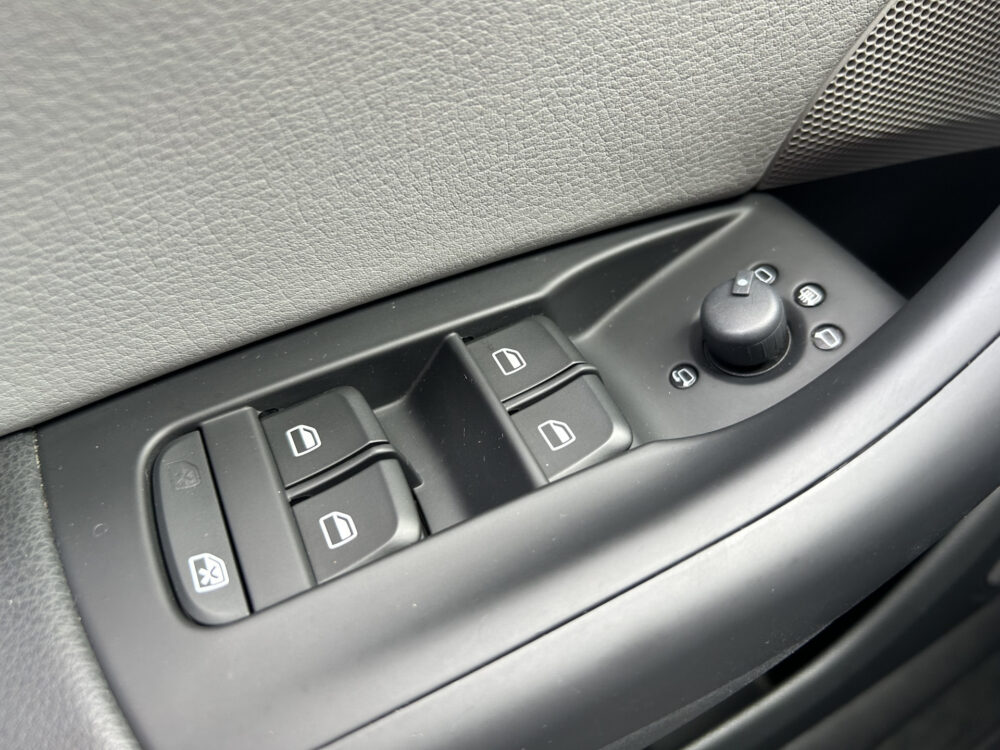Audi Q3 1.4 TFSI CoD Pro Line // LED // LEDER // NAVI // CLIMA // CRUISE // PDC // STOELVERWARMING // 23