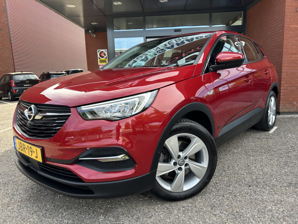 Opel Grandland X 1.6 Turbo Hybrid Business Edition // NAVI + CARPLAY // CAMERA // PDC V+A // CLIMA // STOEL + STUURWIELVERWARING 1