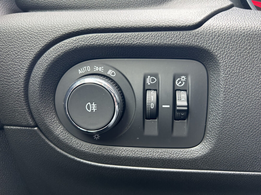 Opel Grandland X 1.6 Turbo Hybrid Business Edition // NAVI + CARPLAY // CAMERA // PDC V+A // CLIMA // STOEL + STUURWIELVERWARING 22