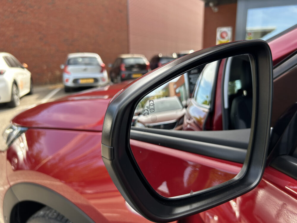 Opel Grandland X 1.6 Turbo Hybrid Business Edition // NAVI + CARPLAY // CAMERA // PDC V+A // CLIMA // STOEL + STUURWIELVERWARING 26