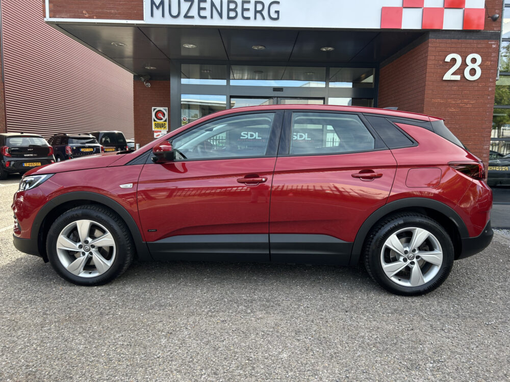 Opel Grandland X 1.6 Turbo Hybrid Business Edition // NAVI + CARPLAY // CAMERA // PDC V+A // CLIMA // STOEL + STUURWIELVERWARING 3