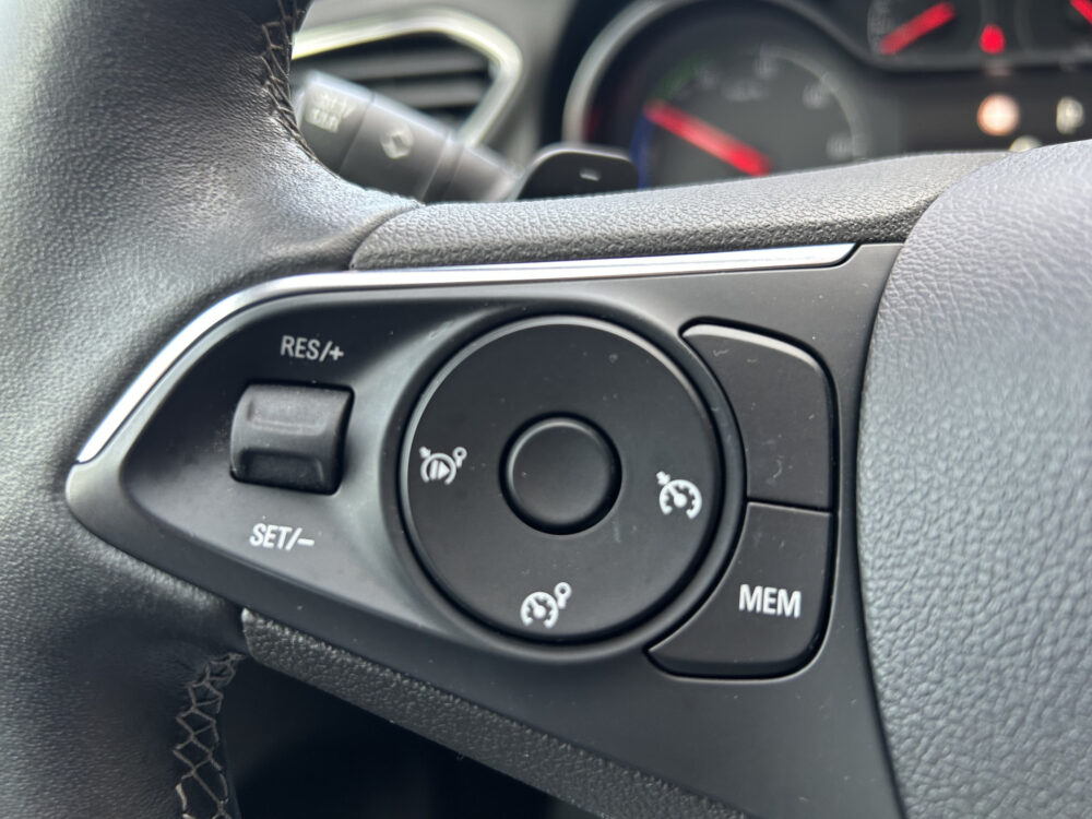 Opel Grandland X 1.6 Turbo Hybrid Business Edition // NAVI + CARPLAY // CAMERA // PDC V+A // CLIMA // STOEL + STUURWIELVERWARING 9