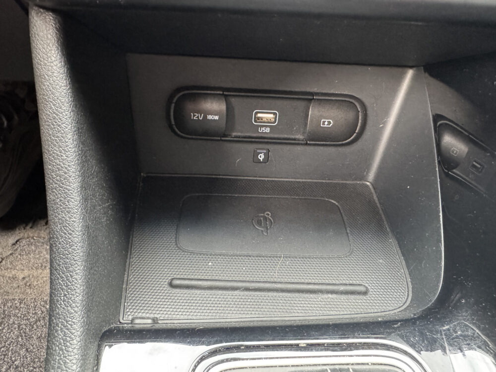 Kia Niro 1.6 GDi PHEV ExecutiveLine // TREKHAAK // JBL PREMIUM AUDIO // MEMORY SEATS // NAVI // LEDER // CAMERA // ADAPTIVE CRUISE // 21