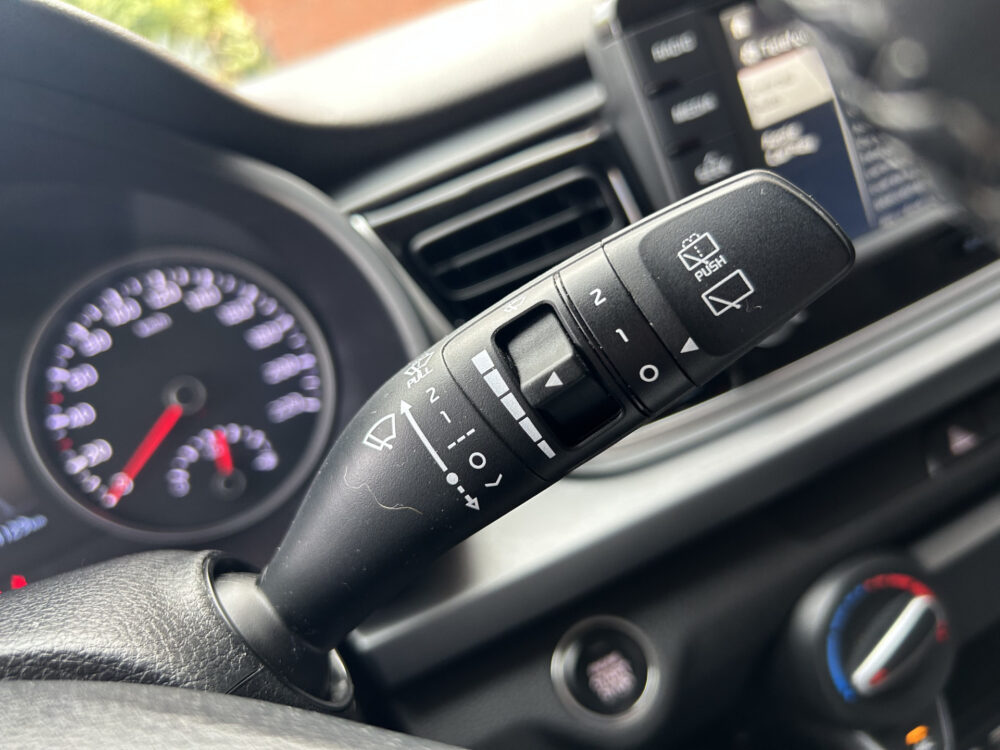 Kia Rio 1.0 TGDI DynamicLine // NAVI // CAMERA // TREKHAAK // CLIMA // CRUISE // APPLE CARPLAY / ANDROID AUTO // 12