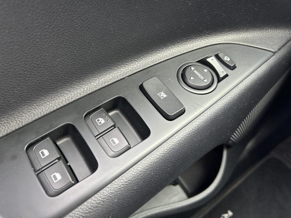 Kia Rio 1.0 TGDI DynamicLine // NAVI // CAMERA // TREKHAAK // CLIMA // CRUISE // APPLE CARPLAY / ANDROID AUTO // 20