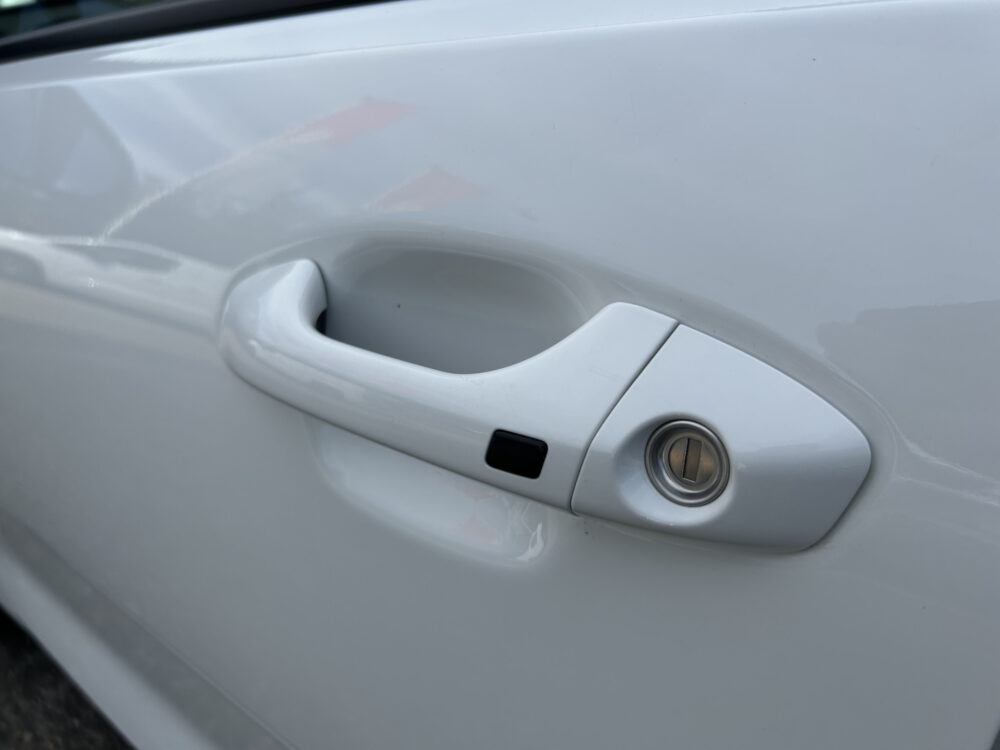 Kia Rio 1.0 TGDI DynamicLine // NAVI // CAMERA // TREKHAAK // CLIMA // CRUISE // APPLE CARPLAY / ANDROID AUTO // 24